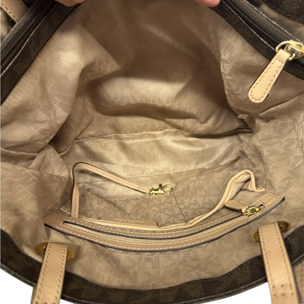 Michael Kors Jet Set Signature East West Brown Monogram Shoulder Bag Tote Purse - Picture 14 of 16